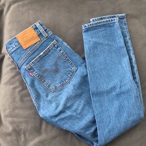 Levi’s wedgie fit jeans